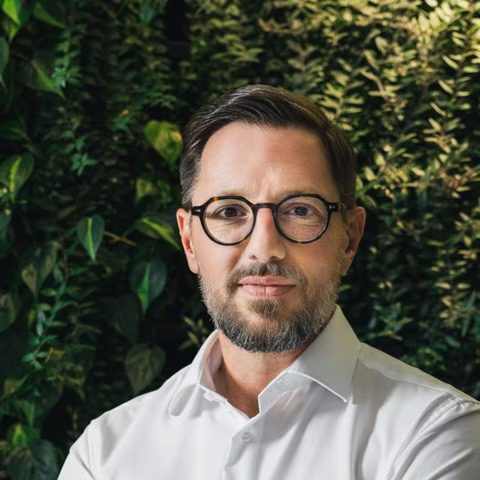 Dr. Patrick Mollet